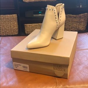 Steve Madden Noticeable Bone